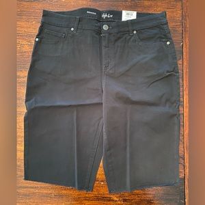 NWT Style & Co Deep Black Denim Bermuda Short, Size 12